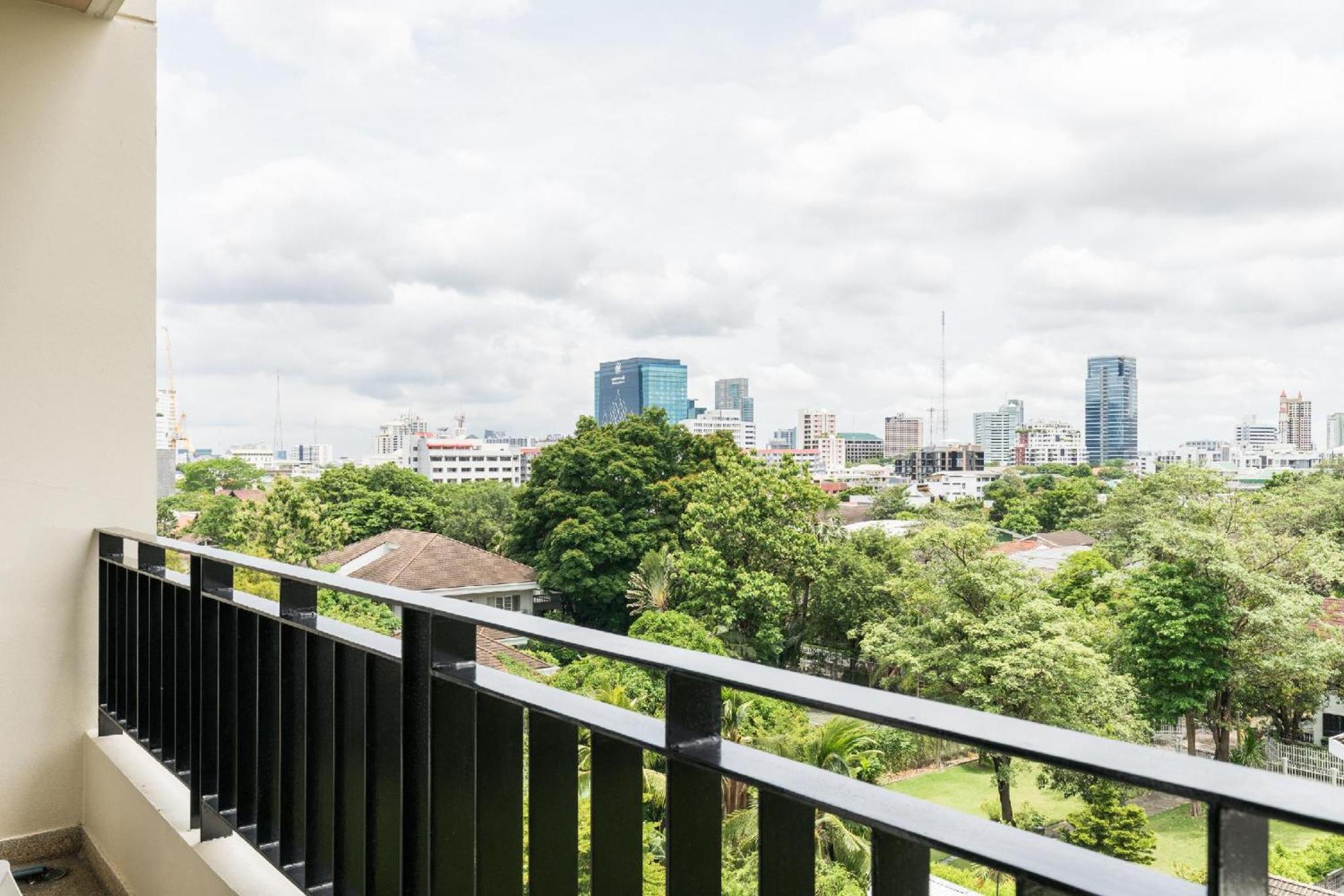 Bangkok Patio Bts Sanam Pao Banguecoque Exterior foto
